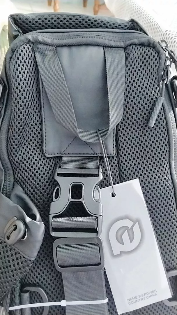 9. Freeknight Tas Selempang Travel USB Port Sling Bag Tas Slempang Pria Keren Multifungsi Cross Body Bag TS718 - Foto ulasan pembeli