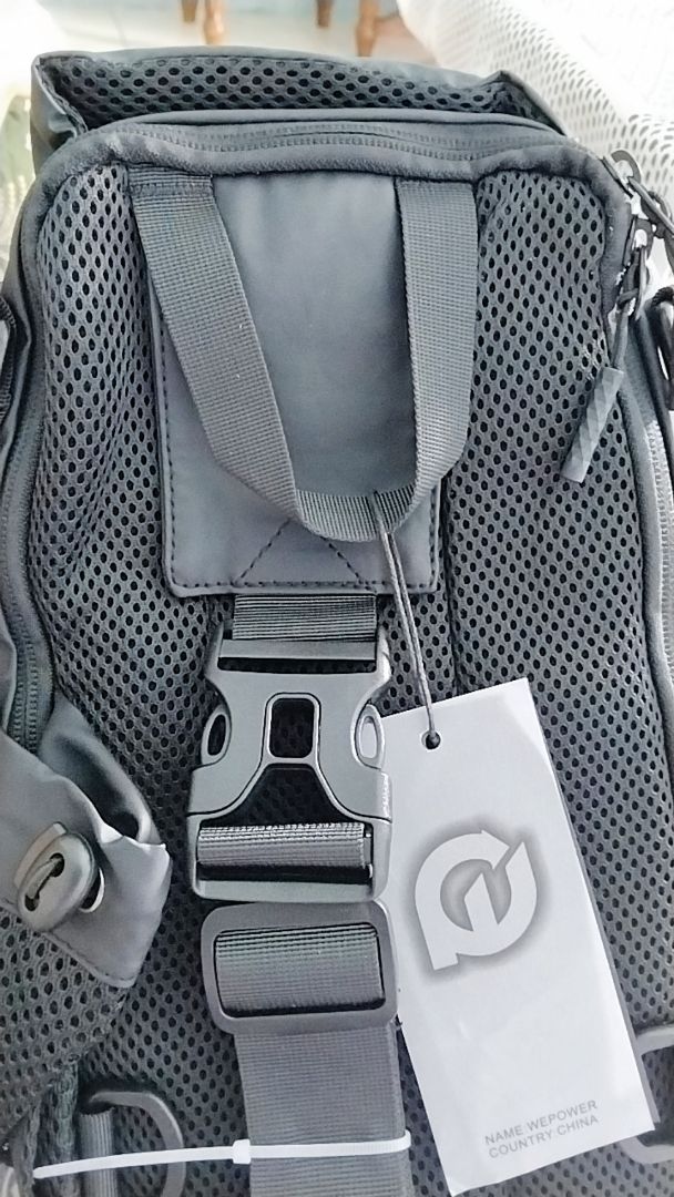 9. Freeknight Tas Selempang Travel USB Port Sling Bag Tas Slempang Pria Keren Multifungsi Cross Body Bag TS718 - Foto ulasan pembeli