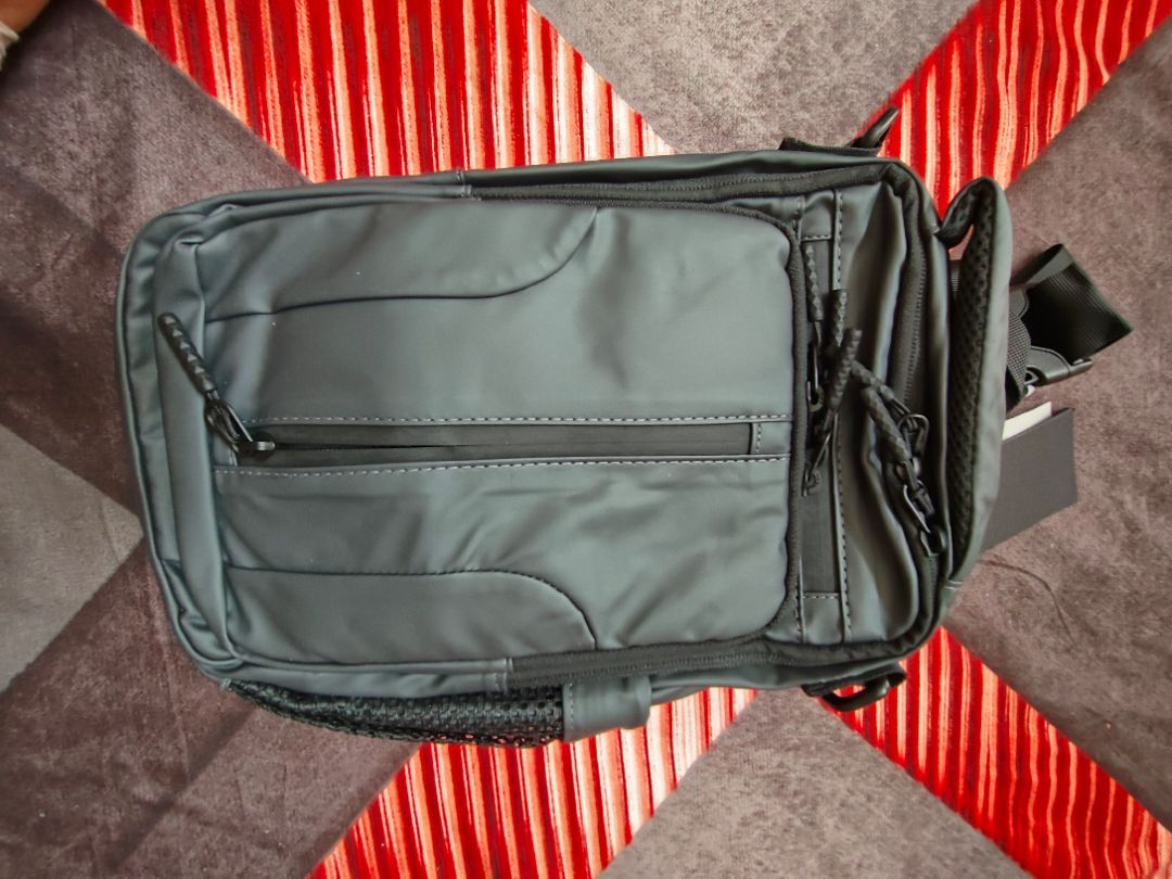 9. Freeknight Tas Selempang Travel USB Port Sling Bag Tas Slempang Pria Keren Multifungsi Cross Body Bag TS718 - Foto ulasan pembeli