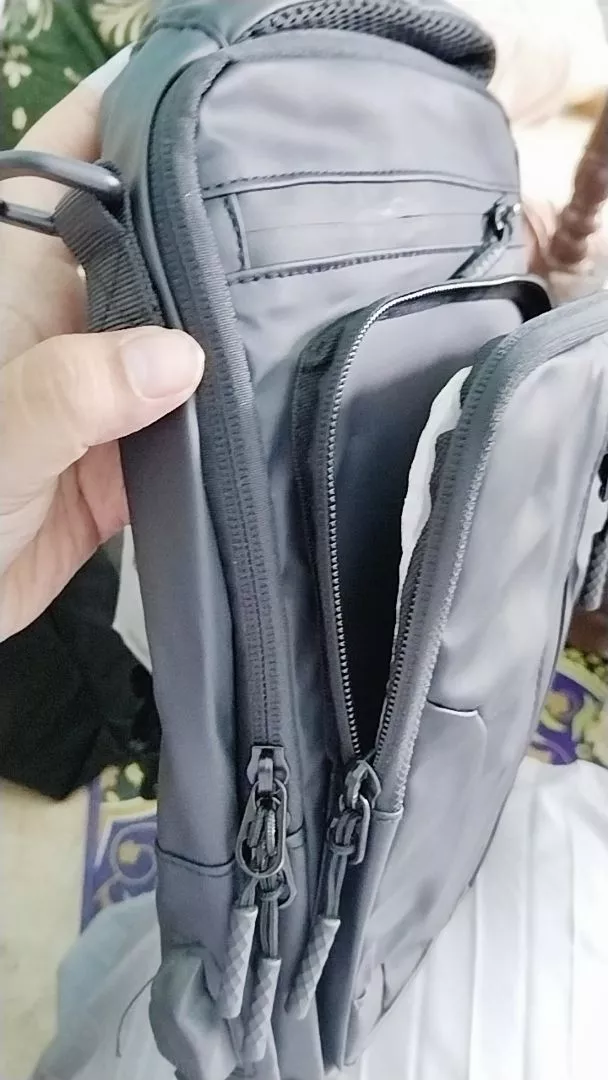 9. Freeknight Tas Selempang Travel USB Port Sling Bag Tas Slempang Pria Keren Multifungsi Cross Body Bag TS718 - Foto ulasan pembeli
