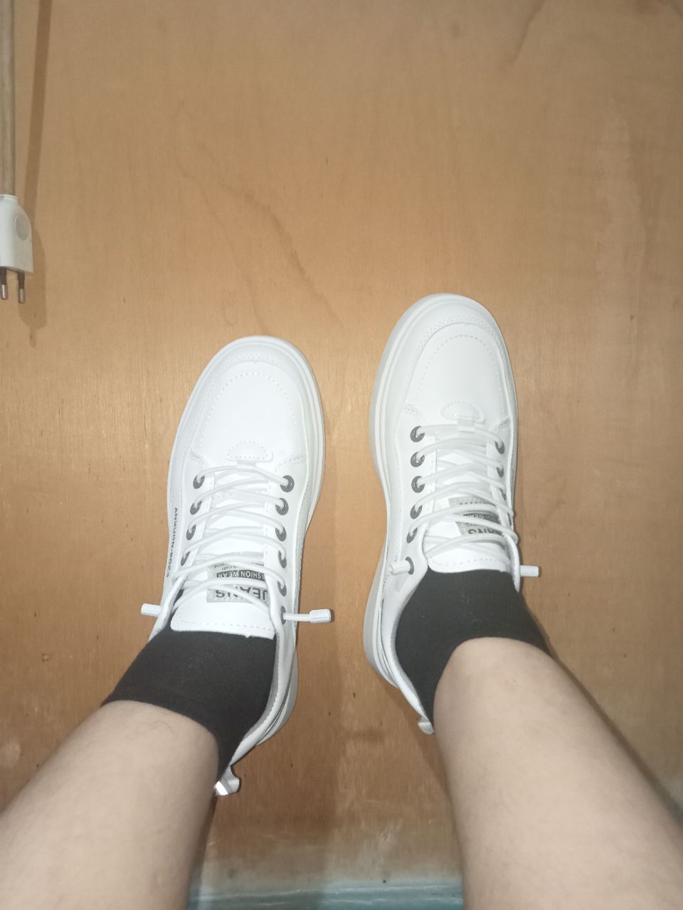 9. Leedoo Sepatu Sneakers Pria Original Casual Olahraga Sporty LarI Pria Dewasa Shoes Putih MC429 - foto 10 dari 10, lala_asaputex19