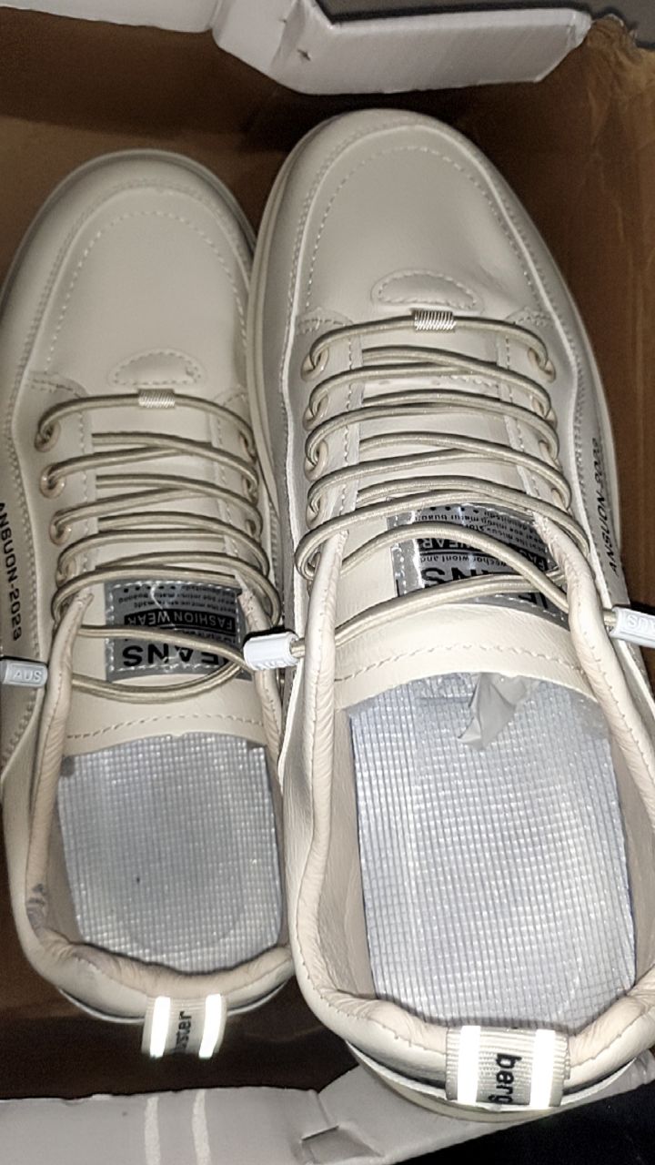 9. Leedoo Sepatu Sneakers Pria Original Casual Olahraga Sporty LarI Pria Dewasa Shoes Putih MC429 - Foto ulasan pembeli