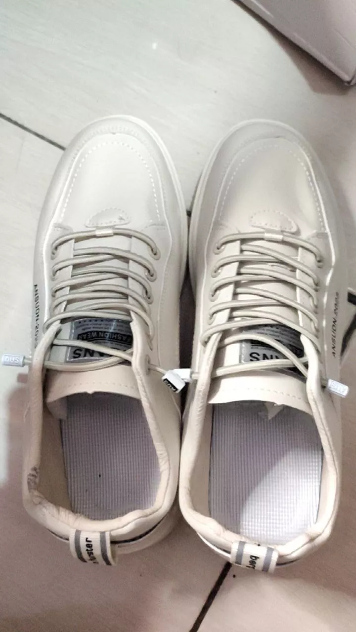 9. Leedoo Sepatu Sneakers Pria Original Casual Olahraga Sporty LarI Pria Dewasa Shoes Putih MC429 - Foto ulasan pembeli
