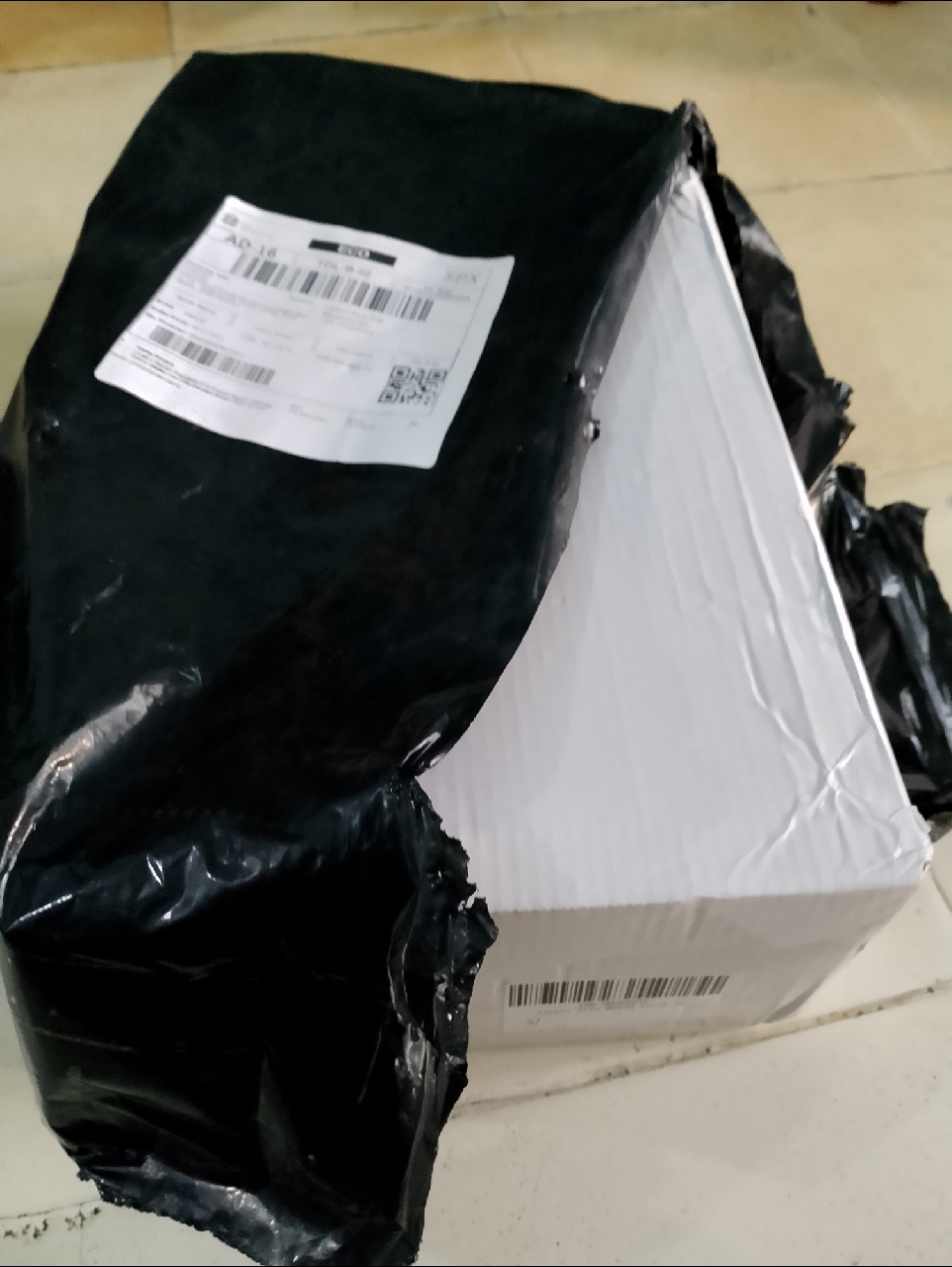 9. Leedoo Sepatu Sneakers Pria Original Casual Olahraga Sporty LarI Pria Dewasa Shoes Putih MC429 - Foto ulasan pembeli