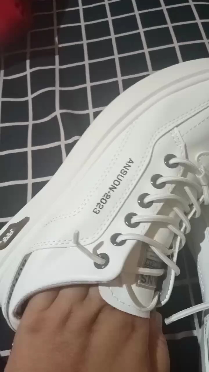 9. Leedoo Sepatu Sneakers Pria Original Casual Olahraga Sporty LarI Pria Dewasa Shoes Putih MC429 - Foto ulasan pembeli