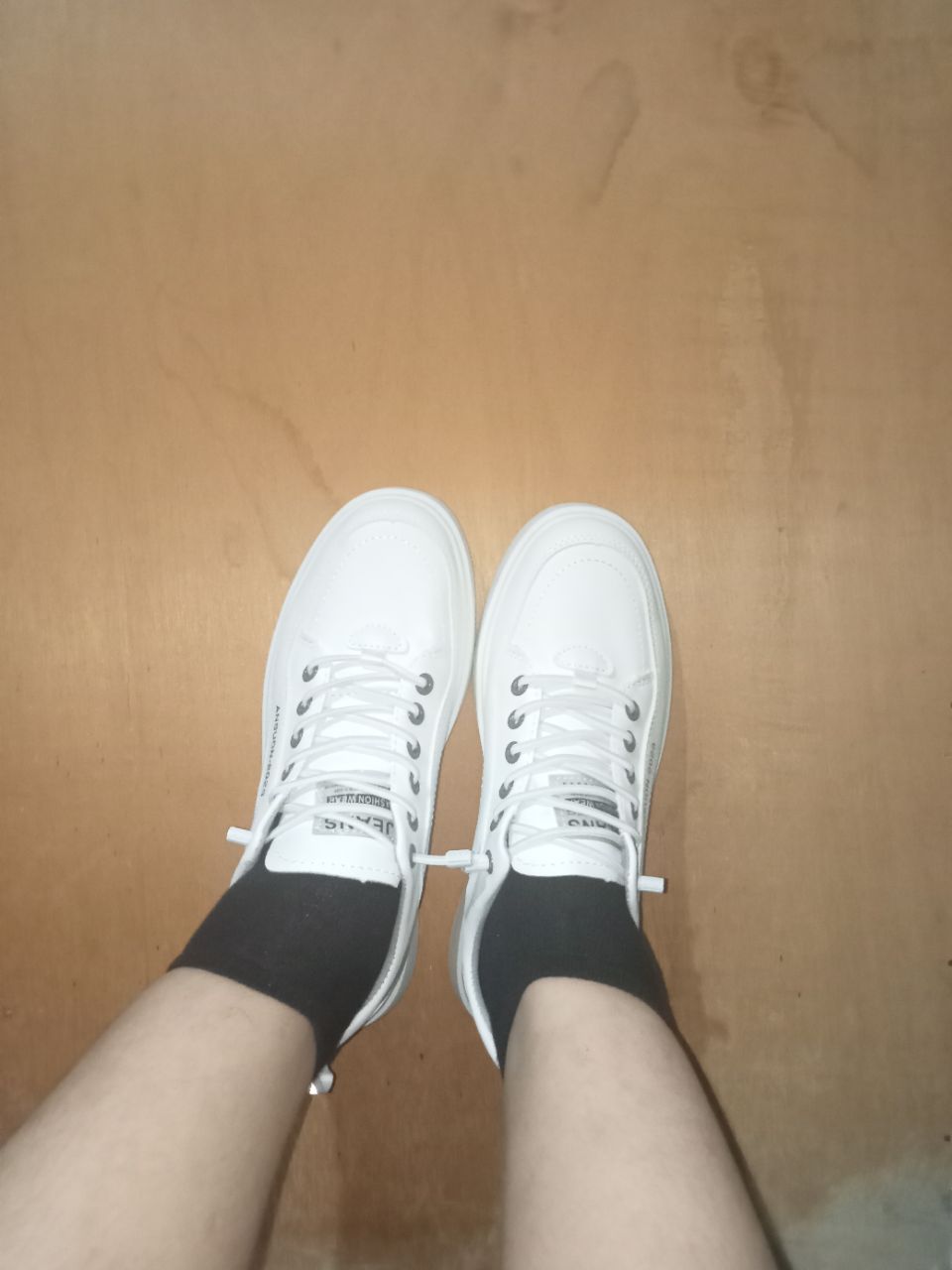 9. Leedoo Sepatu Sneakers Pria Original Casual Olahraga Sporty LarI Pria Dewasa Shoes Putih MC429 - Foto ulasan pembeli