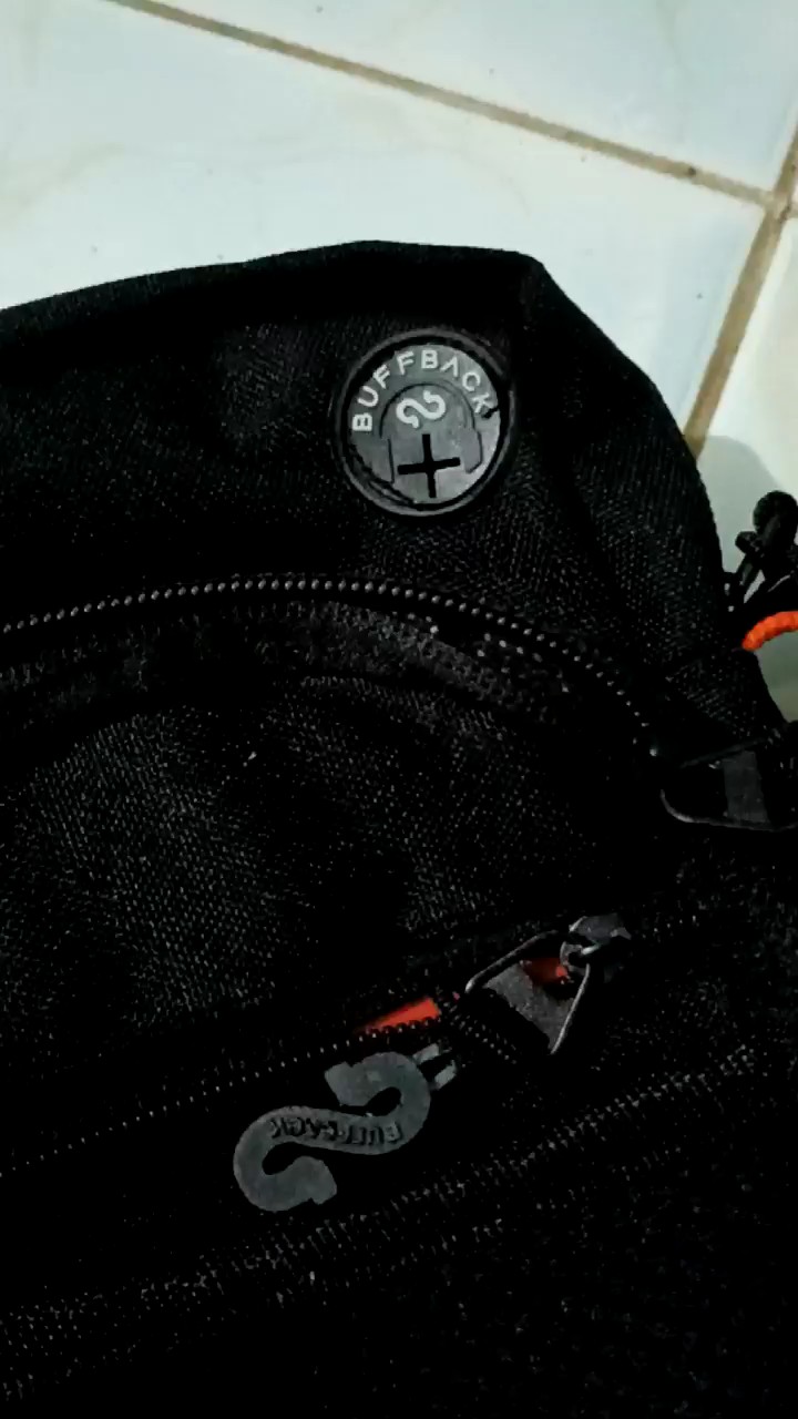 Buffback Tas Selempang Unisex Urban Modern - Foto ulasan pembeli