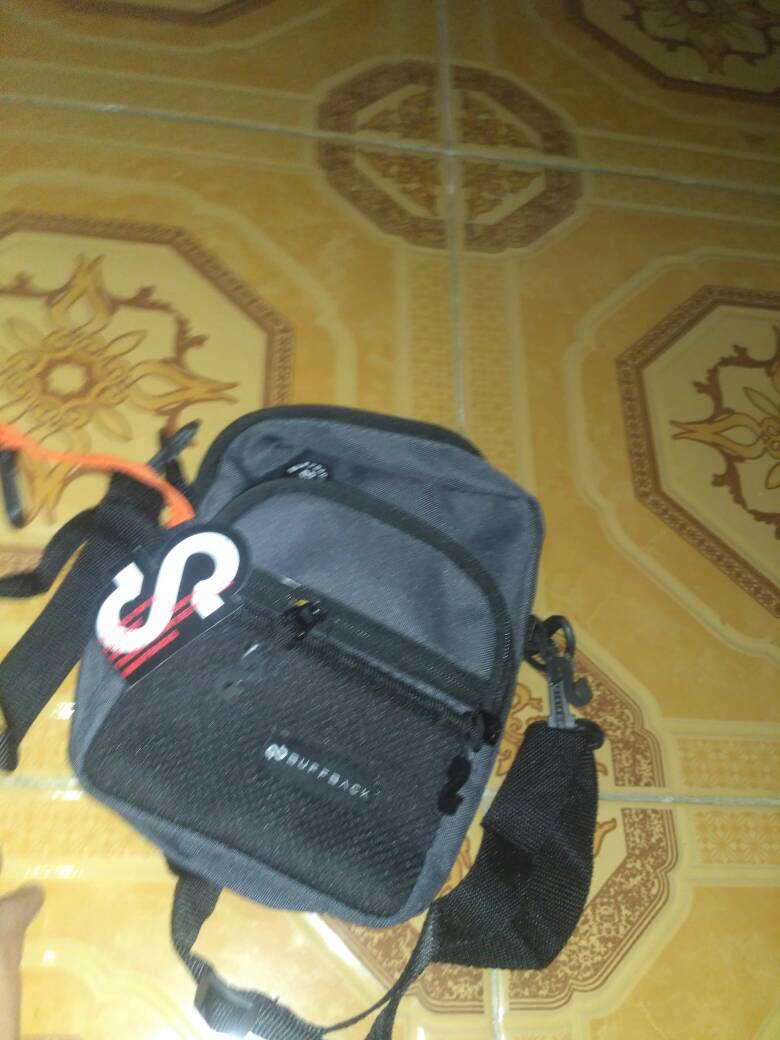 Buffback Tas Selempang Unisex Urban Modern - Foto ulasan pembeli