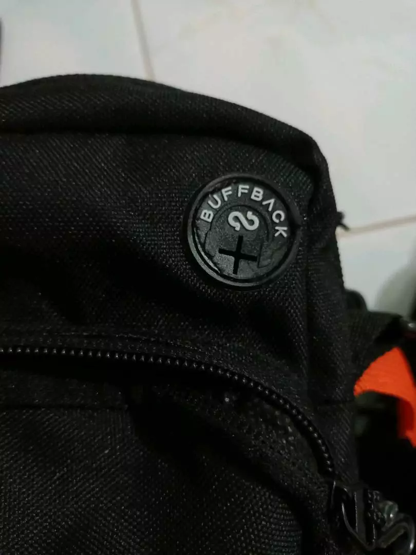 Buffback Tas Selempang Unisex Urban Modern - Foto ulasan pembeli