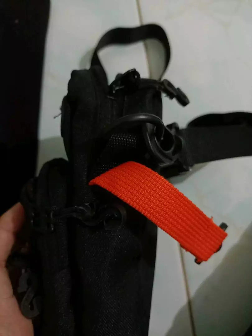 Buffback Tas Selempang Unisex Urban Modern - Foto ulasan pembeli