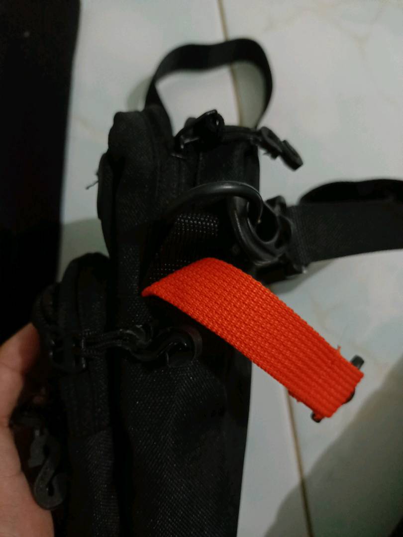Buffback Tas Selempang Unisex Urban Modern - Foto ulasan pembeli