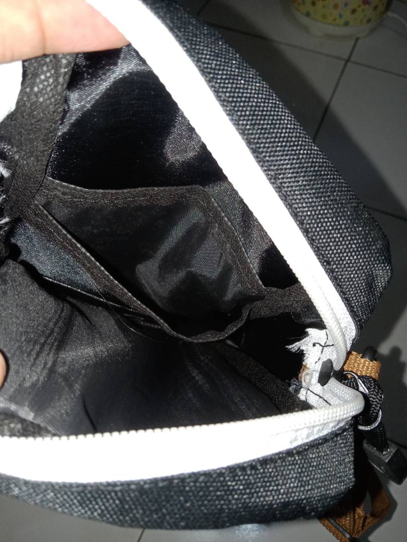 Buffback Tas Selempang Unisex Urban Modern - Foto ulasan pembeli
