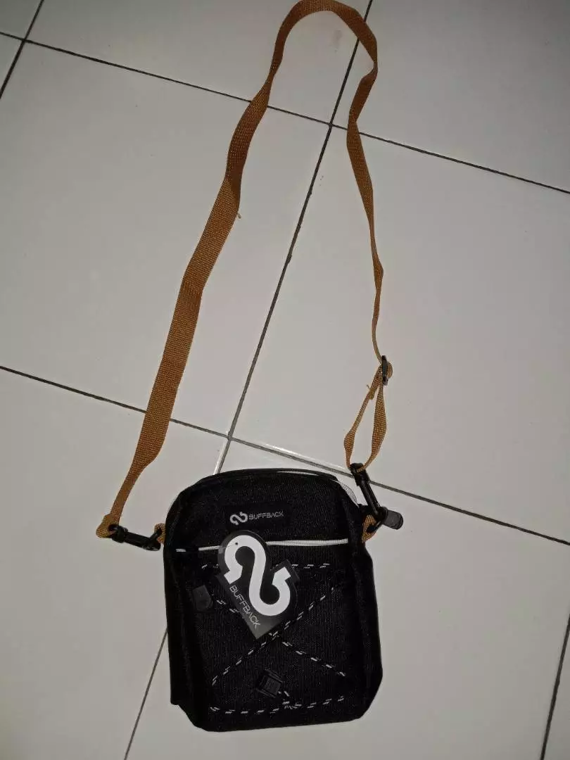 Buffback Tas Selempang Unisex Urban Modern - Foto ulasan pembeli