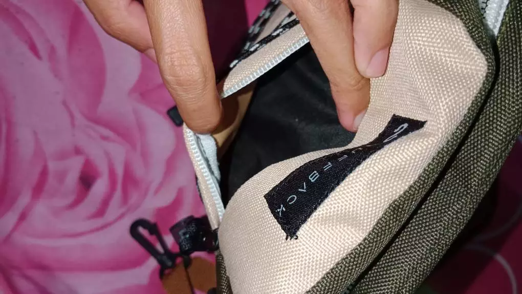 Buffback Tas Selempang Unisex Urban Modern - Foto ulasan pembeli
