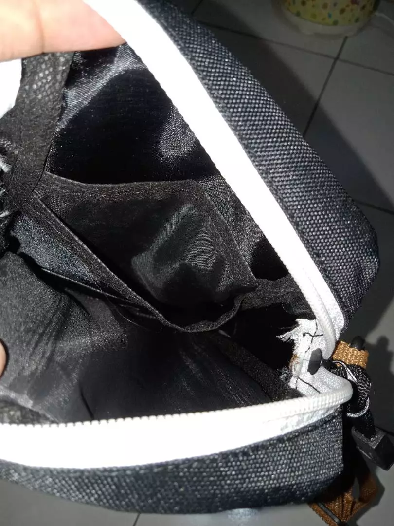 Buffback Tas Selempang Unisex Urban Modern - Foto ulasan pembeli