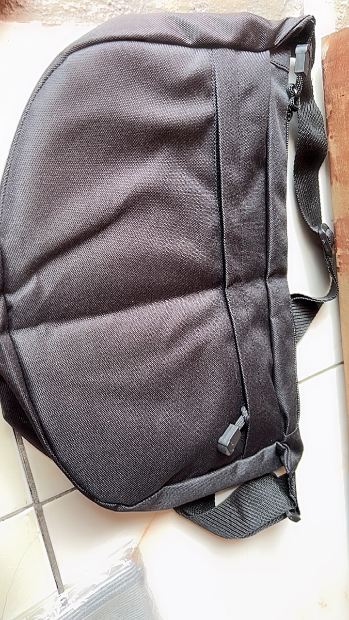Buffback Tas selempang Pria Wanita Slingbag distro - Foto ulasan pembeli