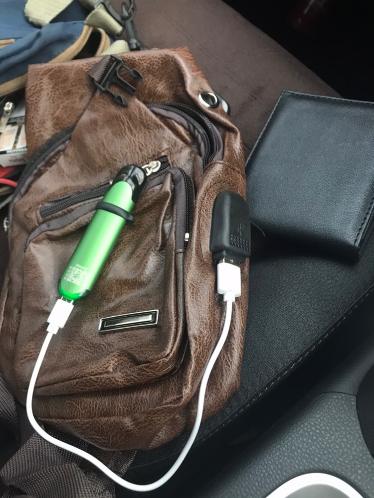 GOGOLAND Selempang Kulit Pria Usb Anti Air - Foto ulasan pembeli