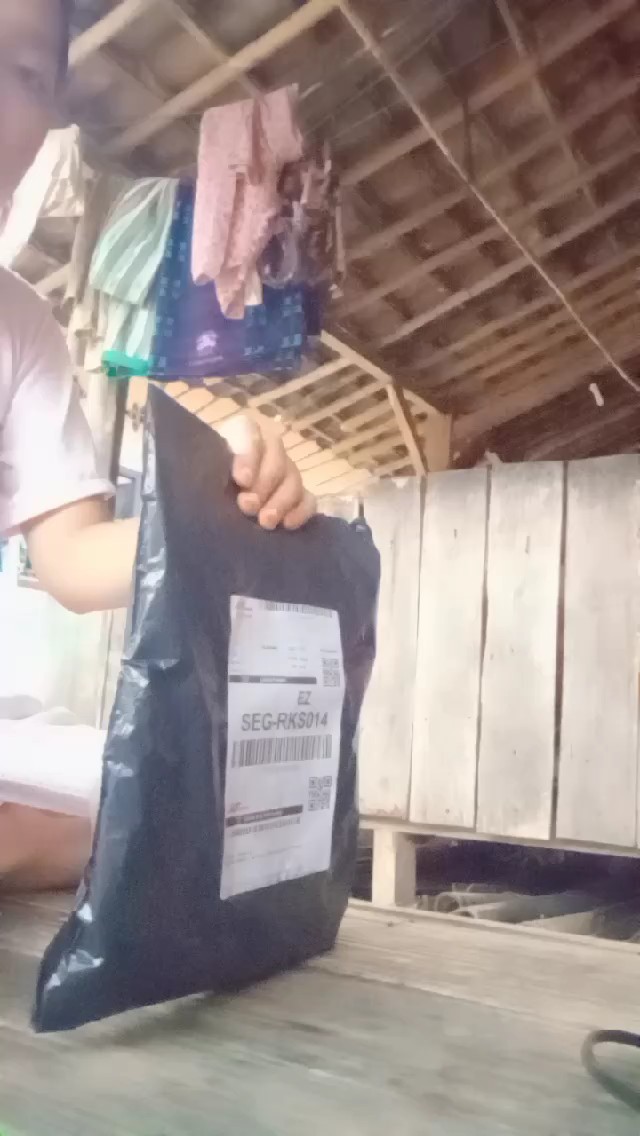 GOGOLAND Selempang Kulit Pria Usb Anti Air - Foto ulasan pembeli