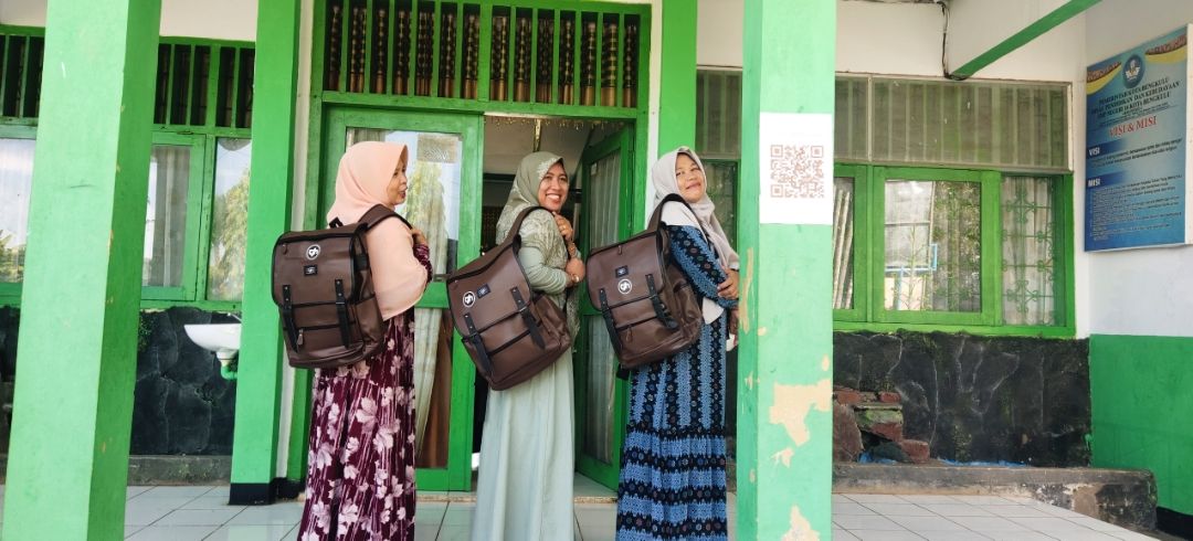 Foto ulasan pembeli angkutut2410, varian K3 brown, K3 hitam