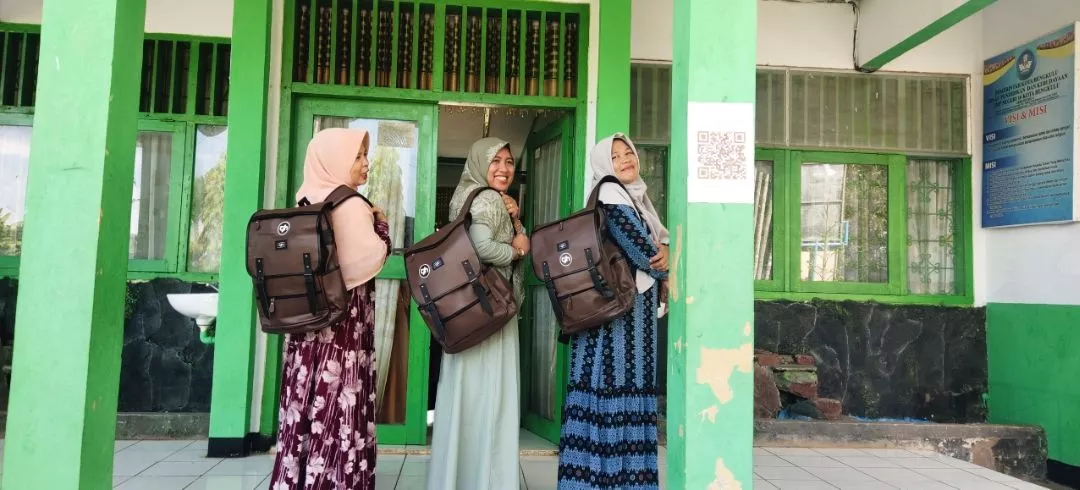 Foto ulasan pembeli angkutut2410, varian K3 brown, K3 hitam