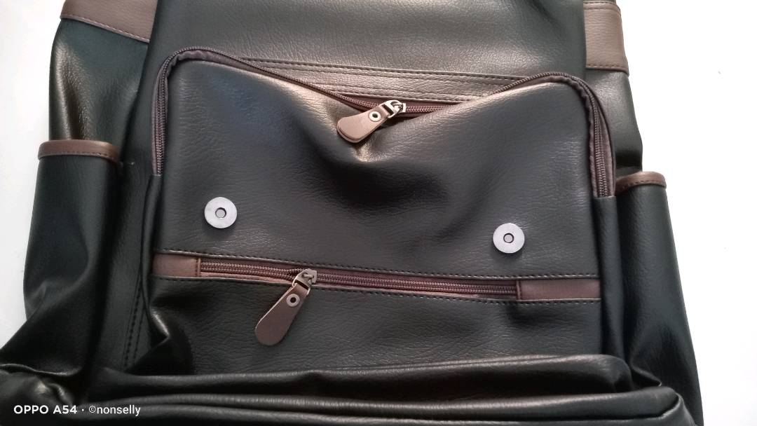 Foto ulasan pembeli igestore, varian K3 hitam