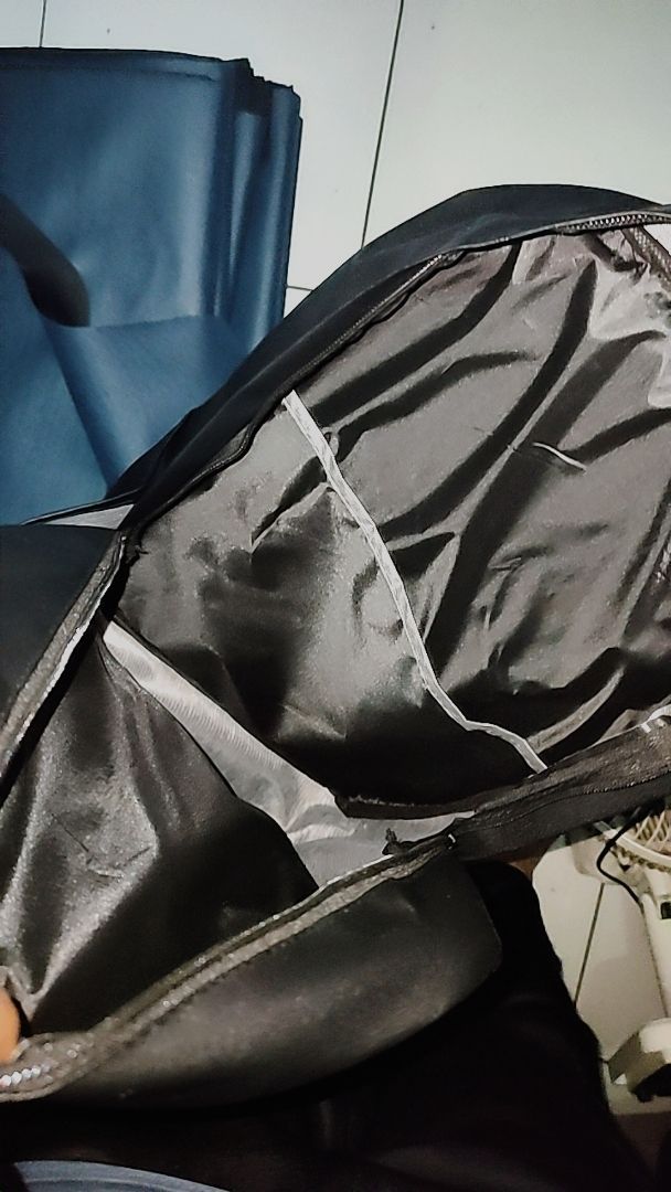 Foto ulasan pembeli j*****e, varian Hitam
