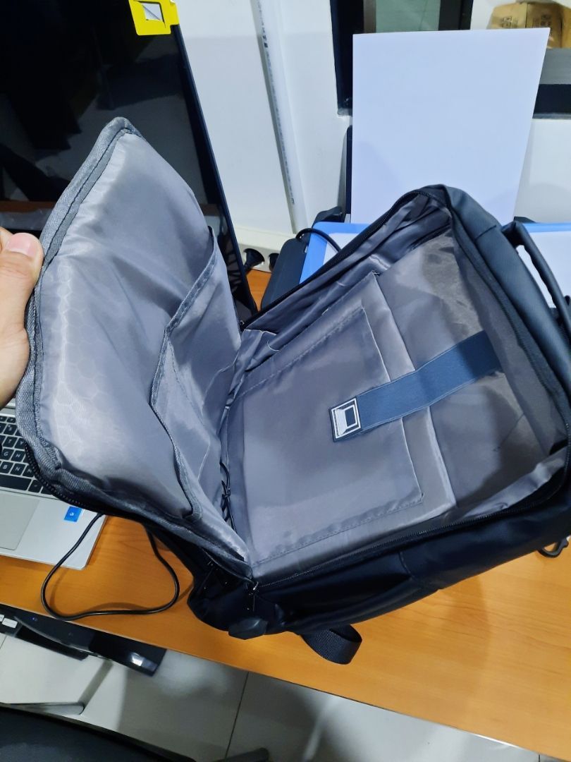 GuluCarrier Tas Ransel Pria Kantor Tahan Air Multifungsi Tas Laptop Travel Kapasitas Besar Original - Foto ulasan pembeli