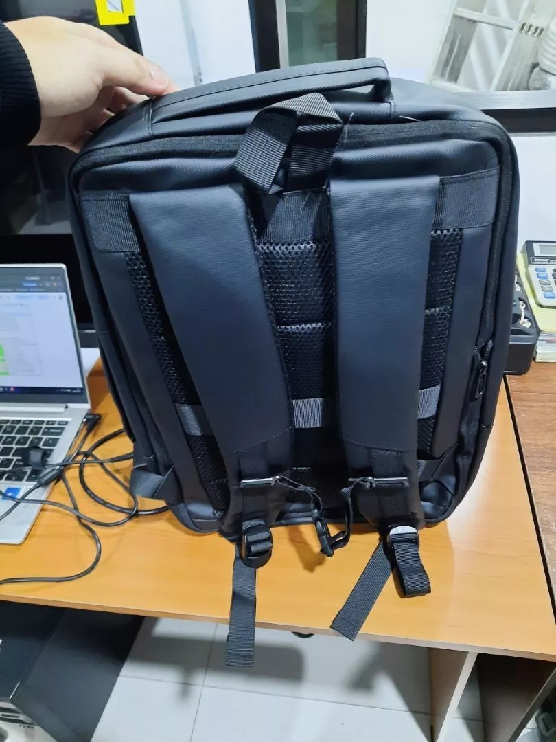GuluCarrier Tas Ransel Pria Kantor Tahan Air Multifungsi Tas Laptop Travel Kapasitas Besar Original - Foto ulasan pembeli
