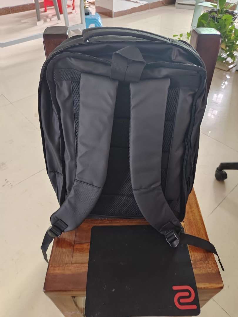GuluCarrier Tas Ransel Pria Kantor Tahan Air Multifungsi Tas Laptop Travel Kapasitas Besar Original - Foto ulasan pembeli