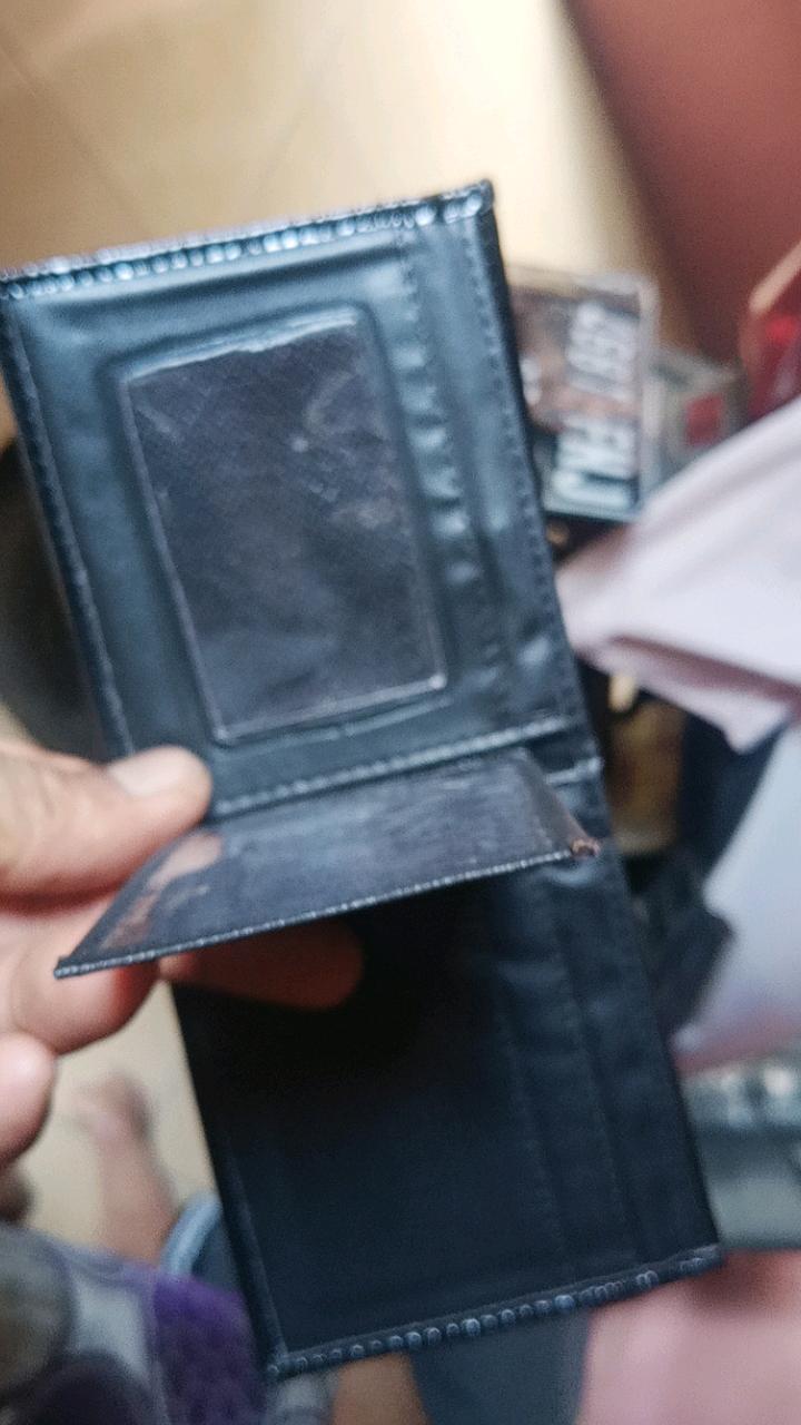 Dompet murah / dompet lipat 2/ dompet kulit sintetis - Foto ulasan pembeli