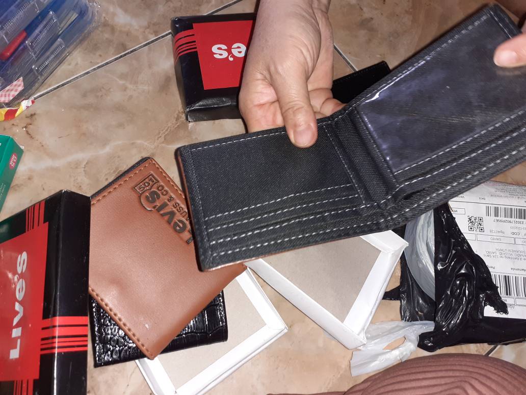 Dompet murah / dompet lipat 2/ dompet kulit sintetis - Foto ulasan pembeli