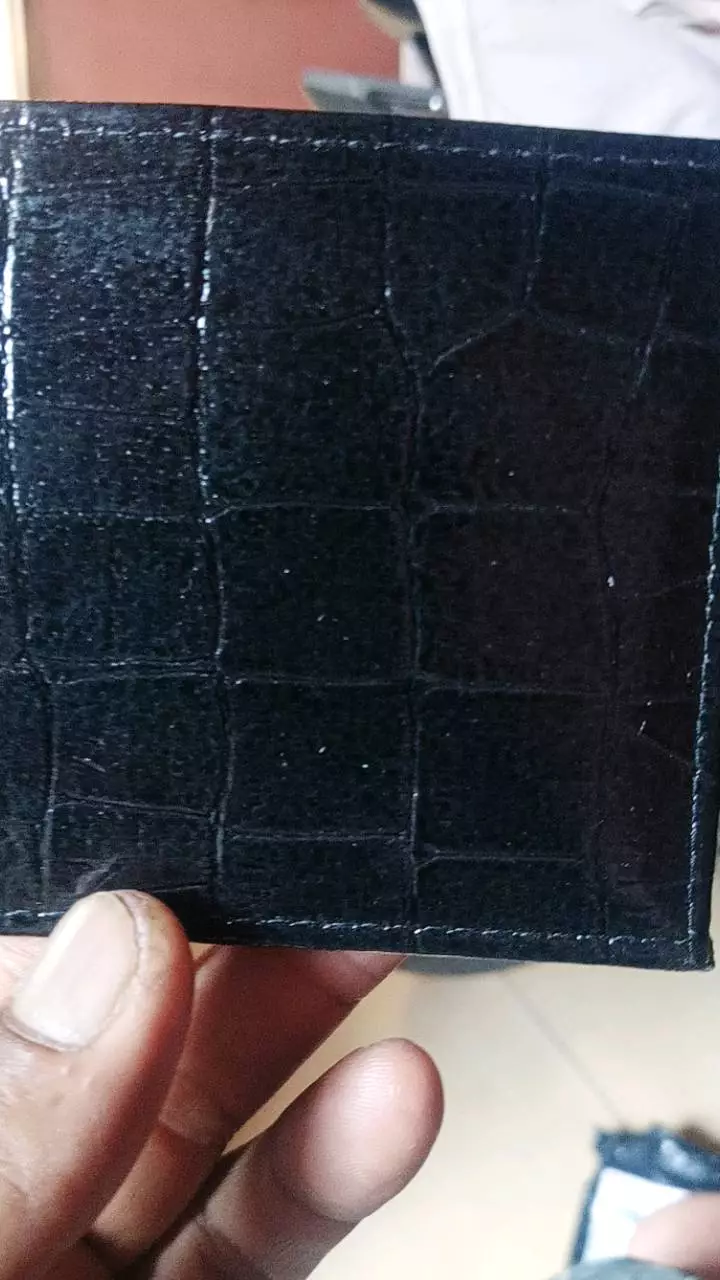 Dompet murah / dompet lipat 2/ dompet kulit sintetis - Foto ulasan pembeli