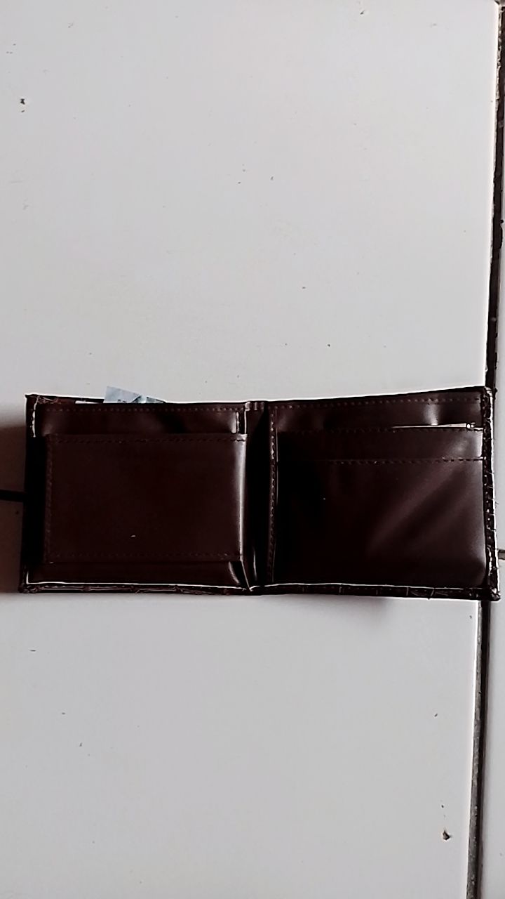 Dompet murah / dompet lipat 2/ dompet kulit sintetis - Foto ulasan pembeli