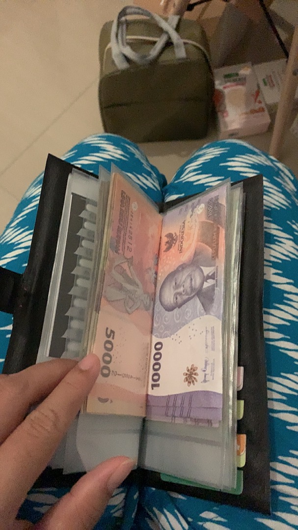 Dompet Cua Cua Dompet Bulanan Dompet Kartu 20 x 18 - Foto ulasan pembeli
