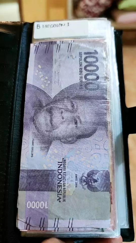 Dompet Cua Cua Dompet Bulanan Dompet Kartu 20 x 18 - Foto ulasan pembeli