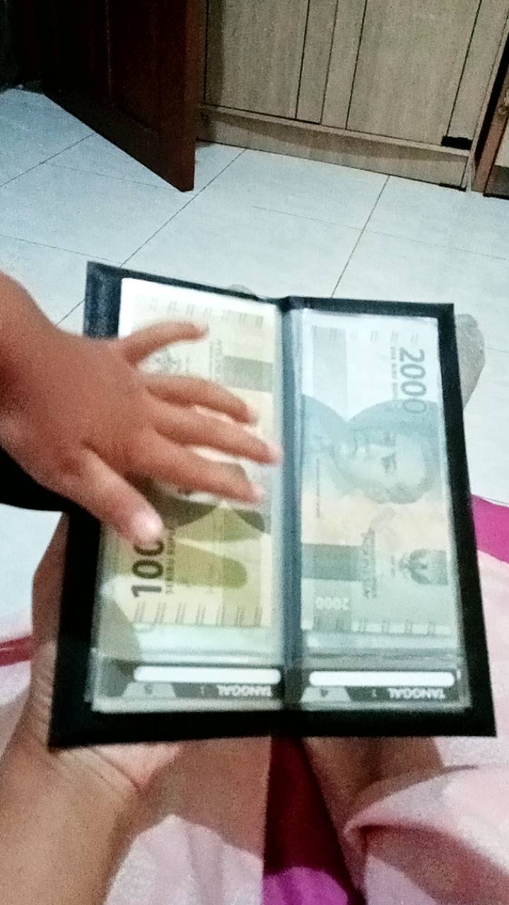 Dompet Cua Cua Dompet Bulanan Dompet Kartu 20 x 18 - Foto ulasan pembeli