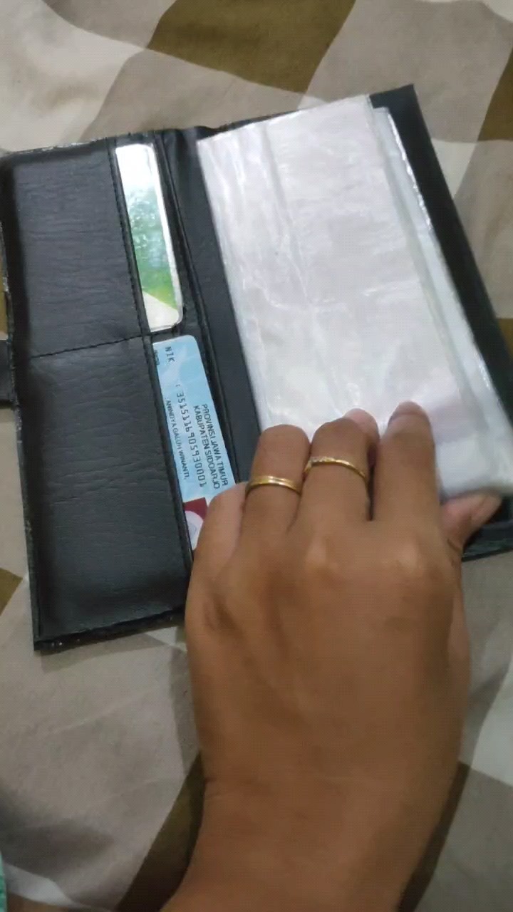 Dompet Cua Cua Dompet Bulanan Dompet Kartu 20 x 18 - Foto ulasan pembeli