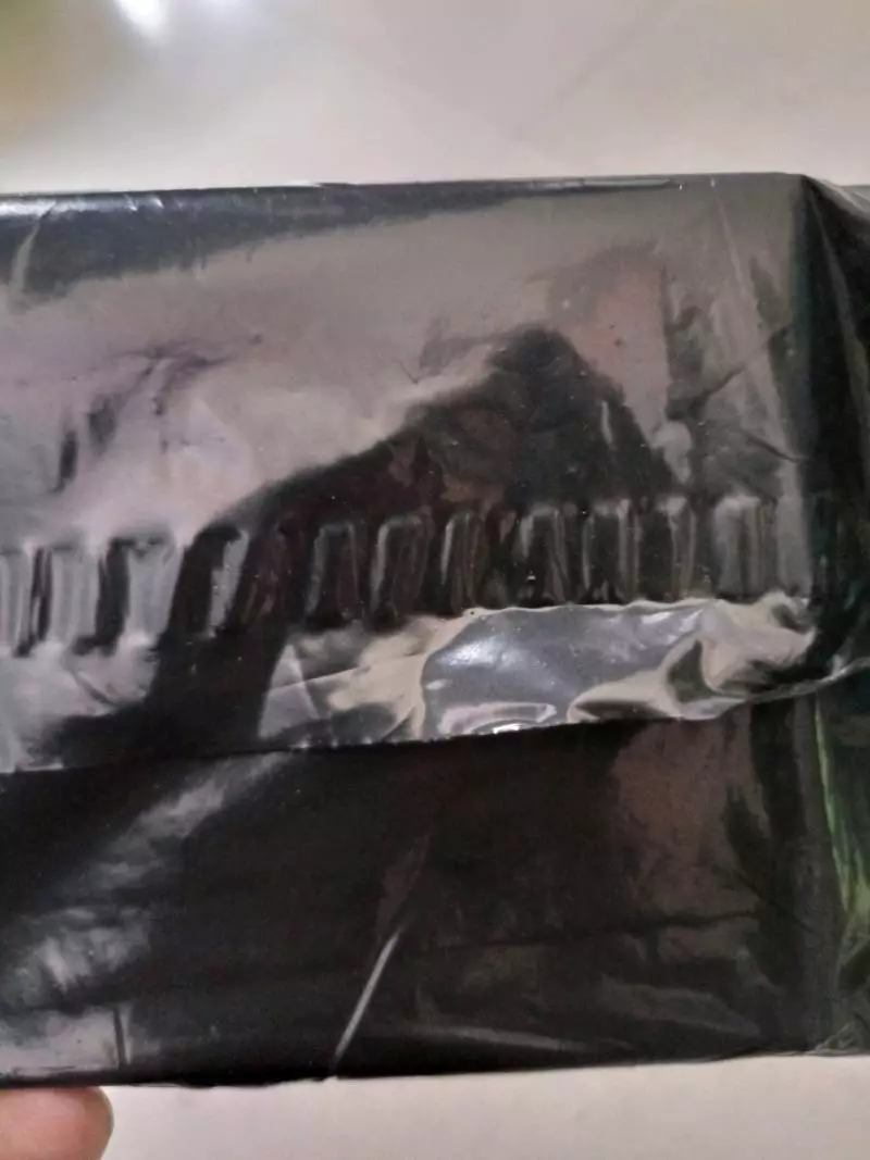 Dompet Kulit Pria Bifold Lipat Dua V45 Dompet Pria Kulit Casual + Bonus Box - Foto ulasan pembeli