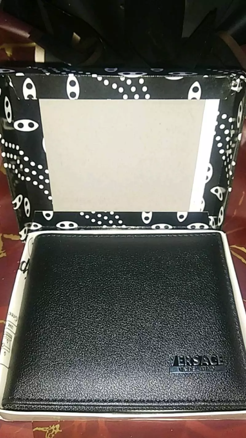 Dompet Kulit Pria Bifold Lipat Dua V45 Dompet Pria Kulit Casual + Bonus Box - Foto ulasan pembeli