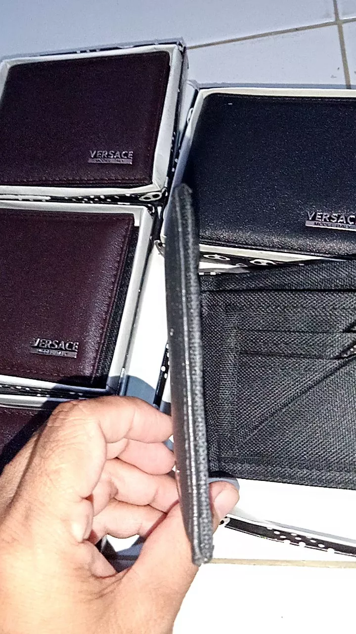 Dompet Kulit Pria Bifold Lipat Dua V45 Dompet Pria Kulit Casual + Bonus Box - Foto ulasan pembeli