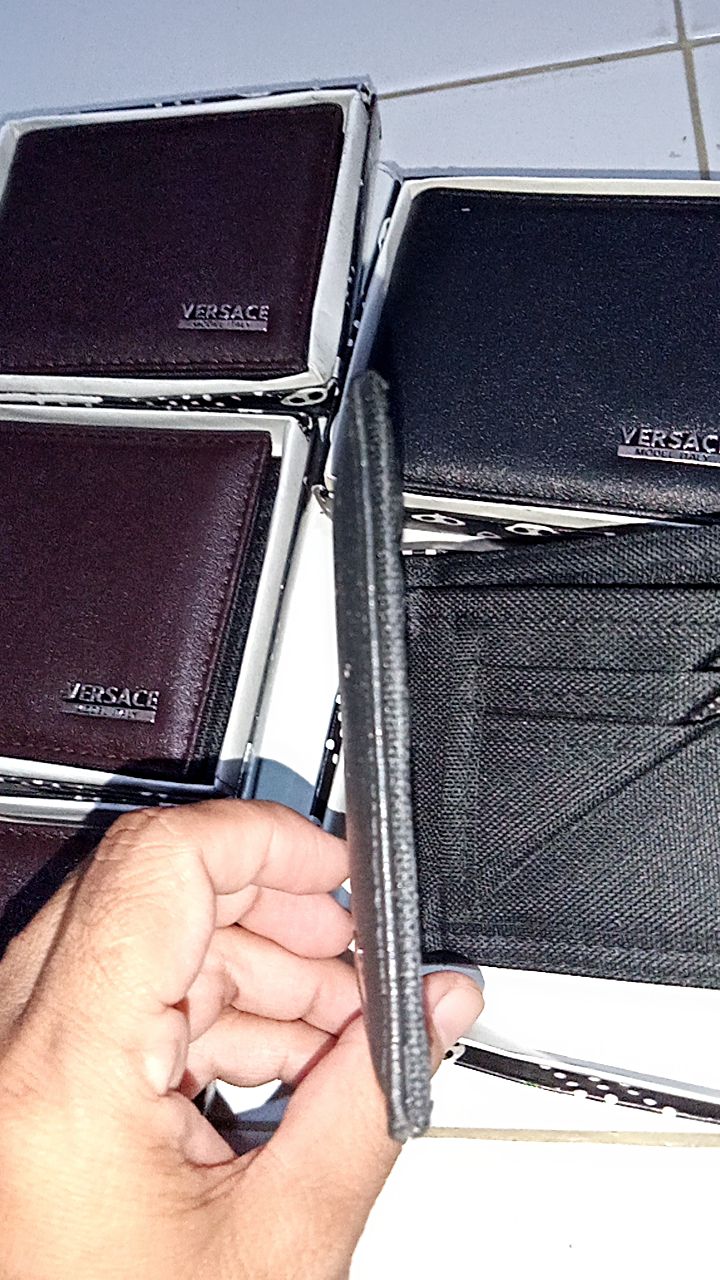 Dompet Kulit Pria Bifold Lipat Dua V45 Dompet Pria Kulit Casual + Bonus Box - Foto ulasan pembeli
