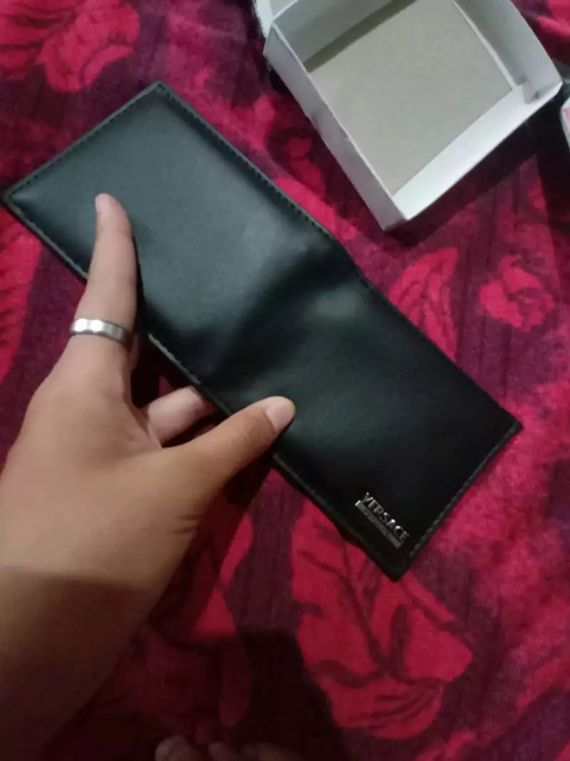 Dompet Kulit Pria Bifold Lipat Dua V45 Dompet Pria Kulit Casual + Bonus Box - Foto ulasan pembeli