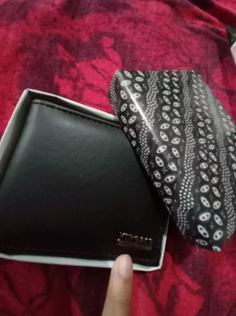 Dompet Kulit Pria Bifold Lipat Dua V45 Dompet Pria Kulit Casual + Bonus Box - Foto ulasan pembeli
