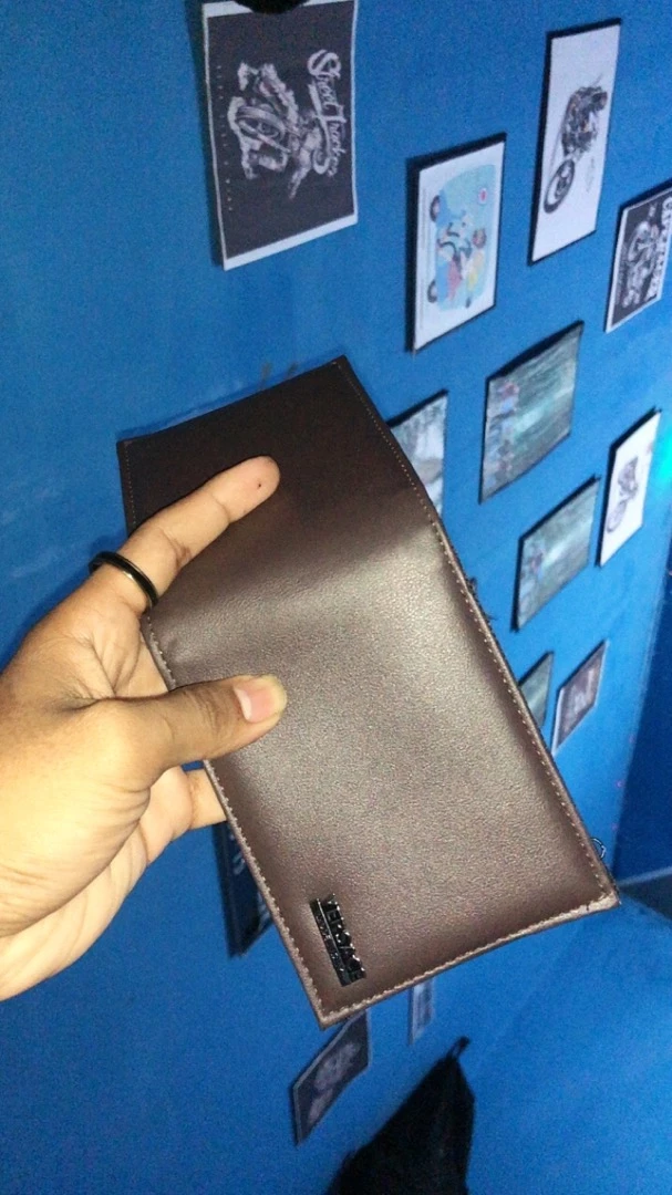Dompet Kulit Pria Bifold Lipat Dua V45 Dompet Pria Kulit Casual + Bonus Box - Foto ulasan pembeli