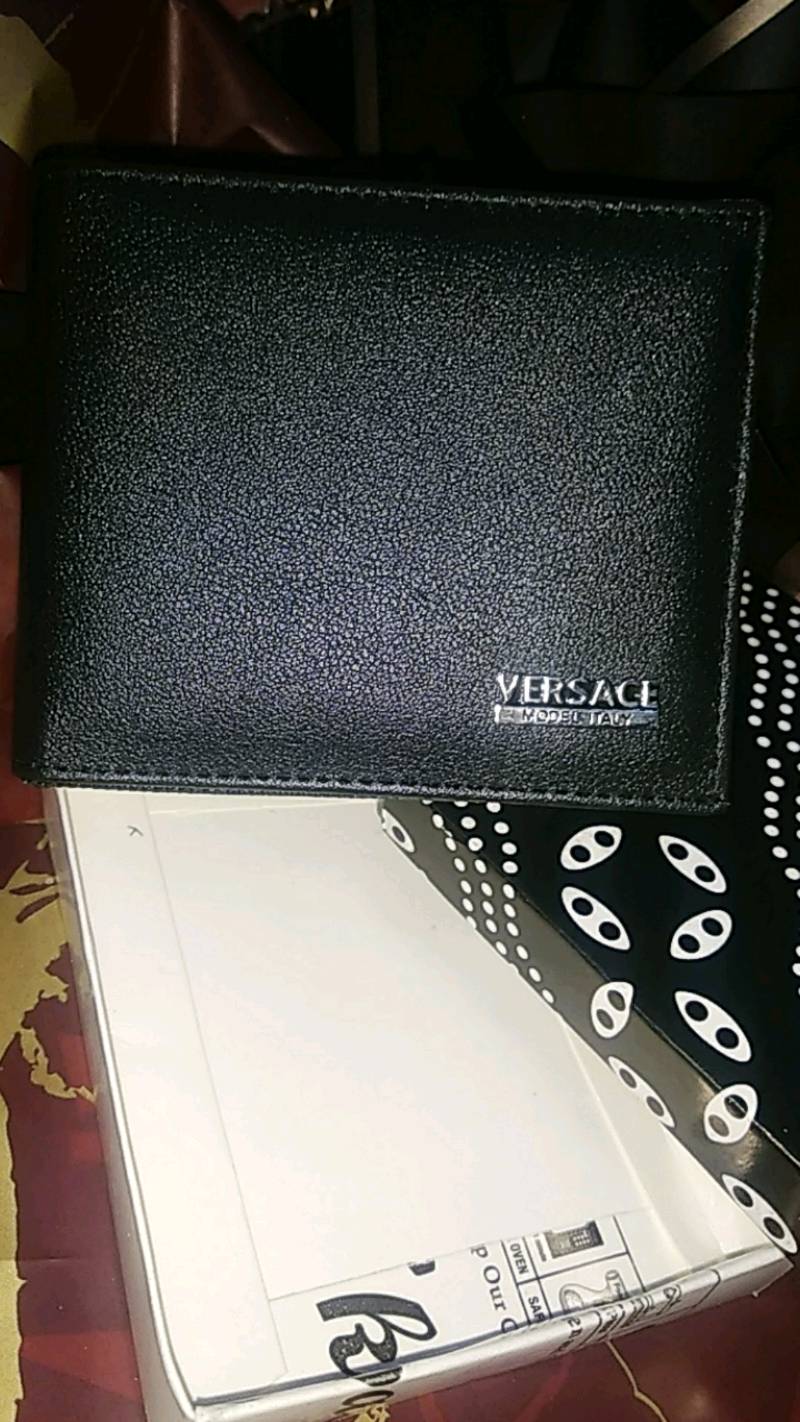 Dompet Kulit Pria Bifold Lipat Dua V45 Dompet Pria Kulit Casual + Bonus Box - Foto ulasan pembeli