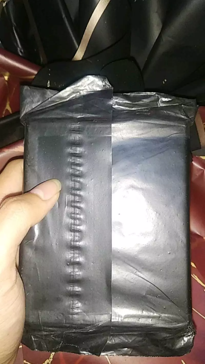 Dompet Kulit Pria Bifold Lipat Dua V45 Dompet Pria Kulit Casual + Bonus Box - Foto ulasan pembeli