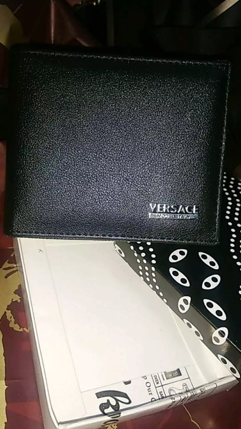 Dompet Kulit Pria Bifold Lipat Dua V45 Dompet Pria Kulit Casual + Bonus Box - Foto ulasan pembeli