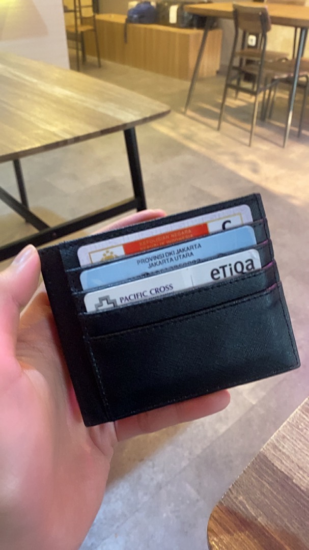 Dompet kartu tipis pria dan wanita slim card holder 10 kartu keren - Foto ulasan pembeli
