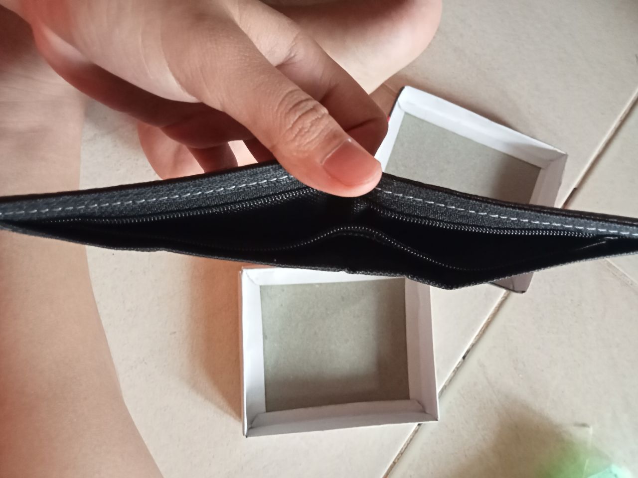 Dompet Lipat Pria Kulit Sintetis Free Box Murah - Foto ulasan pembeli