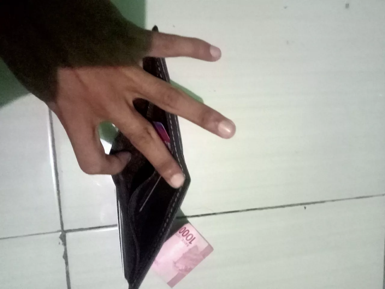 Dompet Lipat Pria Kulit Sintetis Free Box Murah - Foto ulasan pembeli